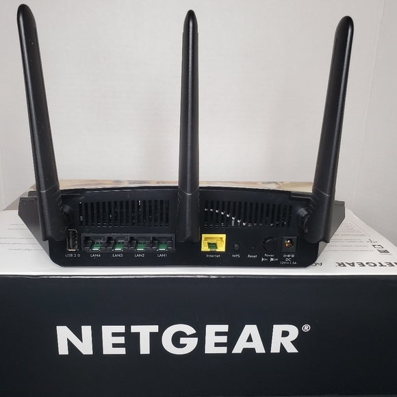 WiFi Router NETGEAR AC2000 (R6850) Wifi5 - Picture 4 of 12